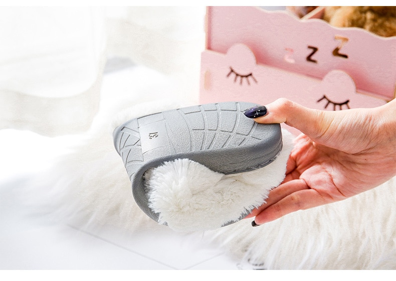 LCIZRONG Cute Cat Winter Women Home Slippers For Indoor Bedroom Soft Plush Bottom Slipper Cotton Warm Shoes House Christmas Gift