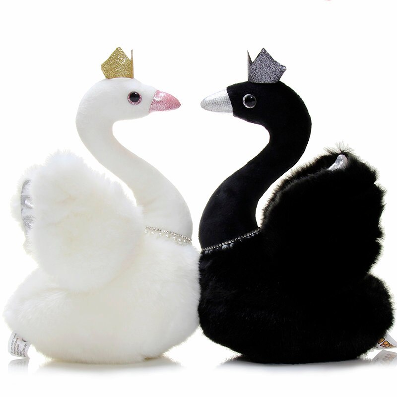 Princess Crown Black Swan Plush Toy Peal Necklace White Swan Couple Queen Swan Plushie Wedding Decor Dolls for Couple Present