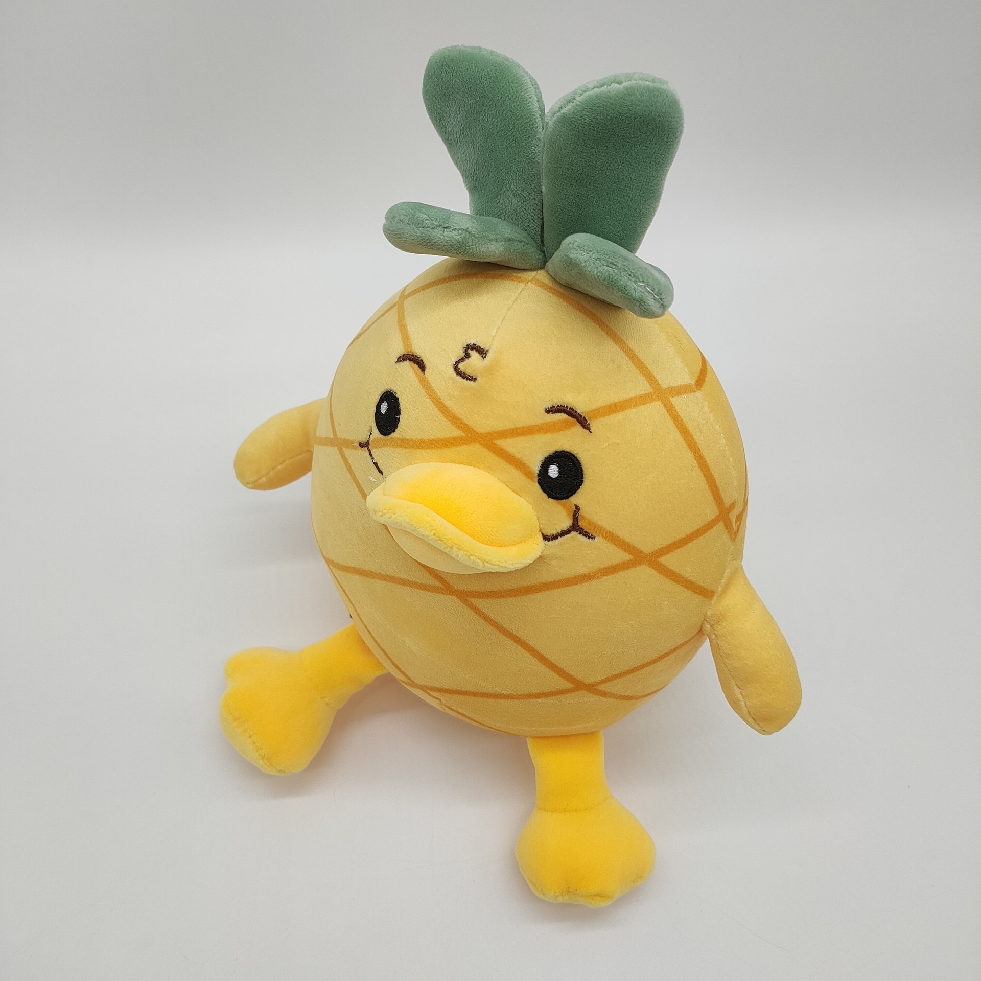 27CM Kawaii Georgie Plush Toy Pineapple Duck Soft Stuffed Animal Plush Pillow Doll Children's Birthday Gift Toy Wholesale