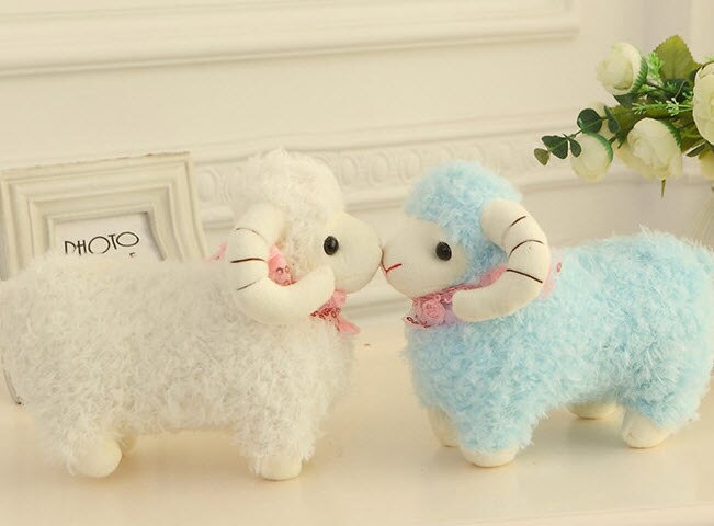 25cm Cute Stuffed Animal Cartoon Lucky Goat Plushed Toy Goat Doll Wedding Goat Doll For Decoration Home Decoration Toys