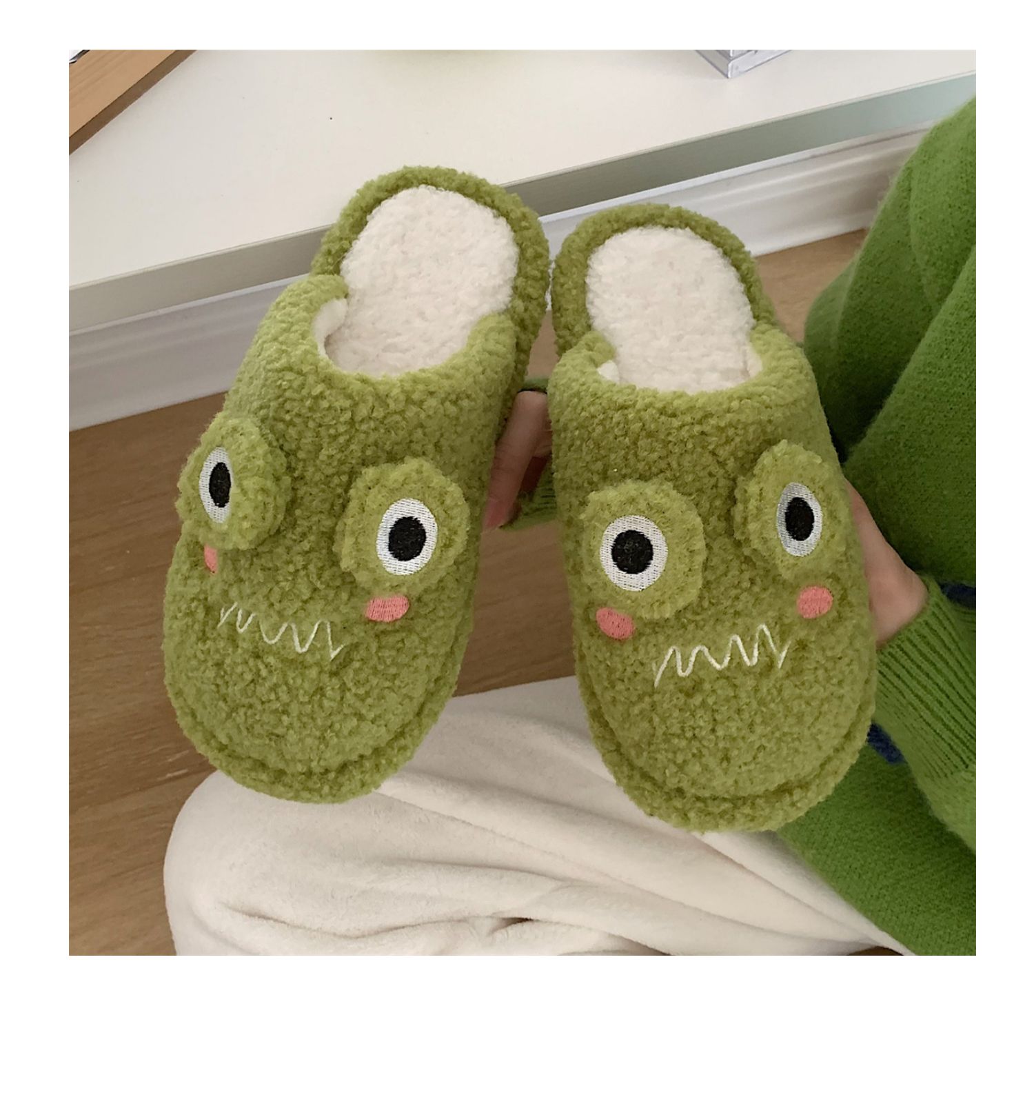 New girl heart cotton slippers female autumn and winter cartoon cute frog knot plush non-slip indoor confinement shoes household