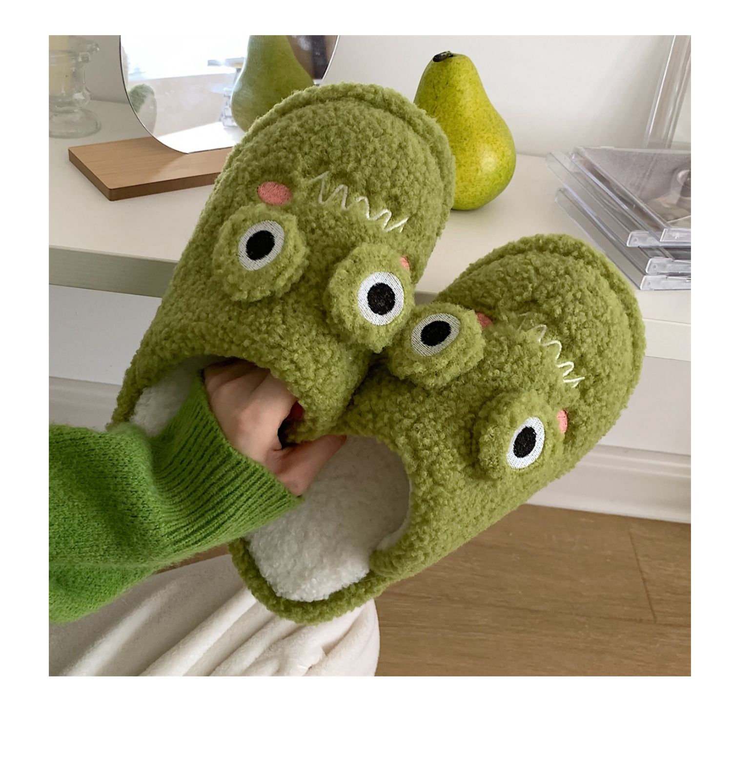 New girl heart cotton slippers female autumn and winter cartoon cute frog knot plush non-slip indoor confinement shoes household