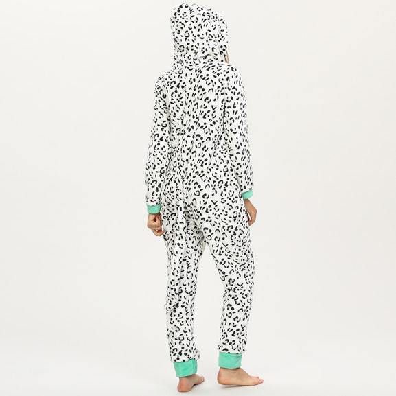 Animal Kigurumis Jumpsuit Pajama Adult Women Winter Warm Onesie Funny Soft Cute Zebra Sleepwear Hooded Long Sleeve Nightwear