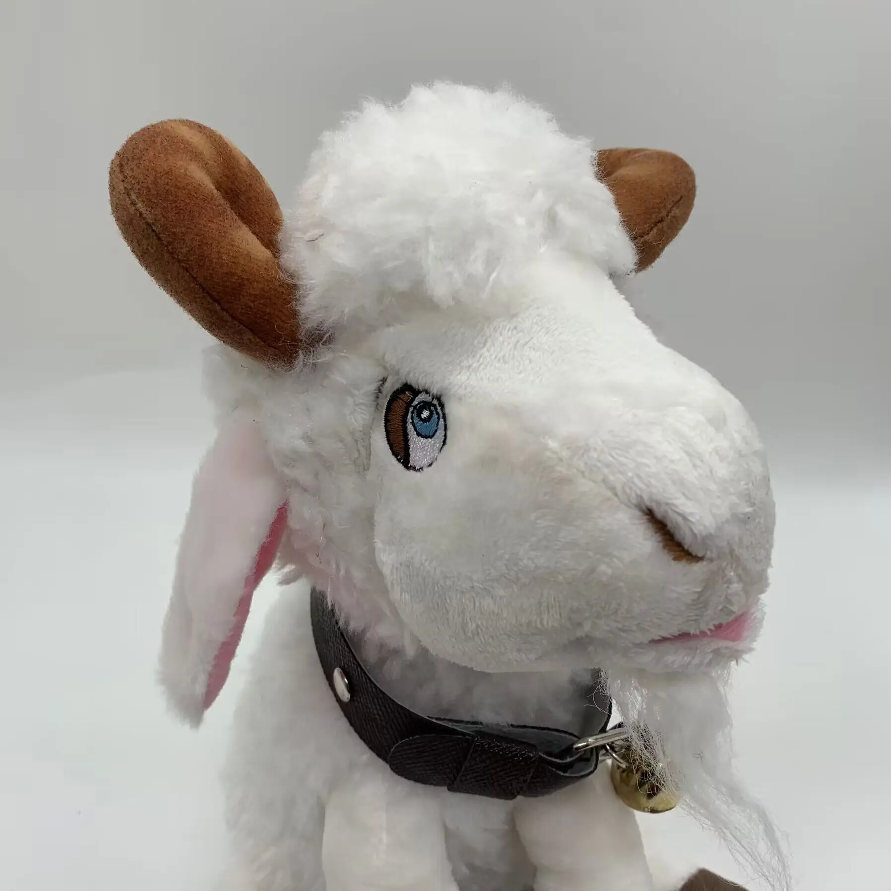 Wholesale Plush Toys Electric Sheep Singing Russian Songs Dancing Swinging Goats Children's Gifts